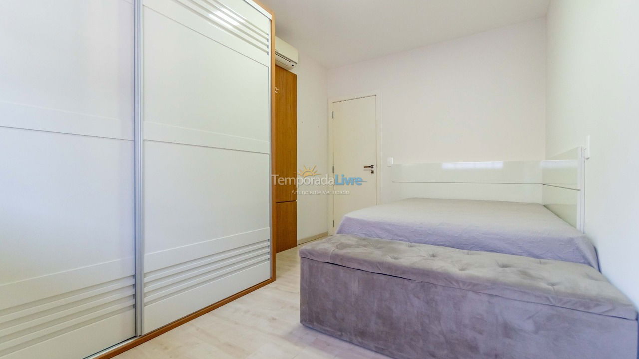 Apartment for vacation rental in Bombinhas (Praia de Bombas)
