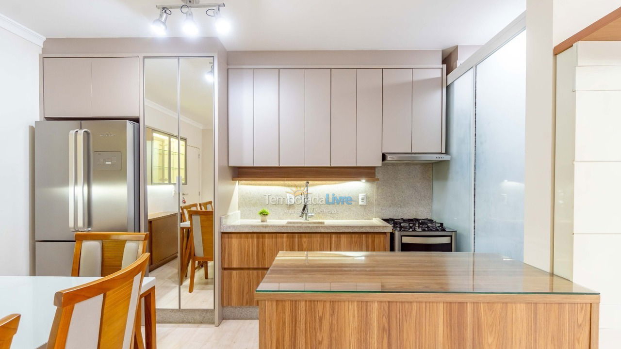 Apartment for vacation rental in Bombinhas (Praia de Bombas)