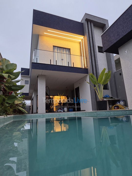 Casa para aluguel de temporada em Itapoá (Itapema do Norte)