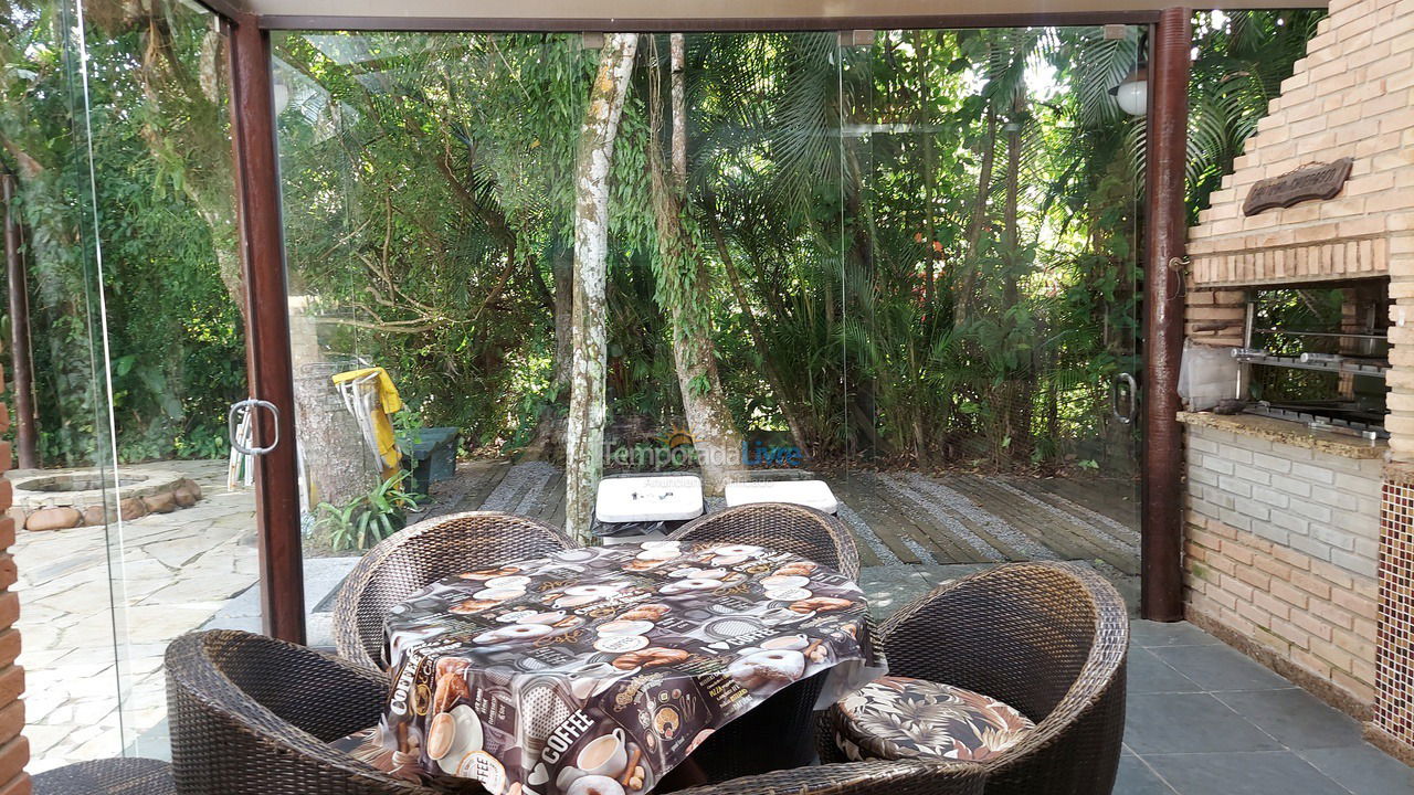 Casa para alquiler de vacaciones em Bertioga (Praia de Guaratuba)