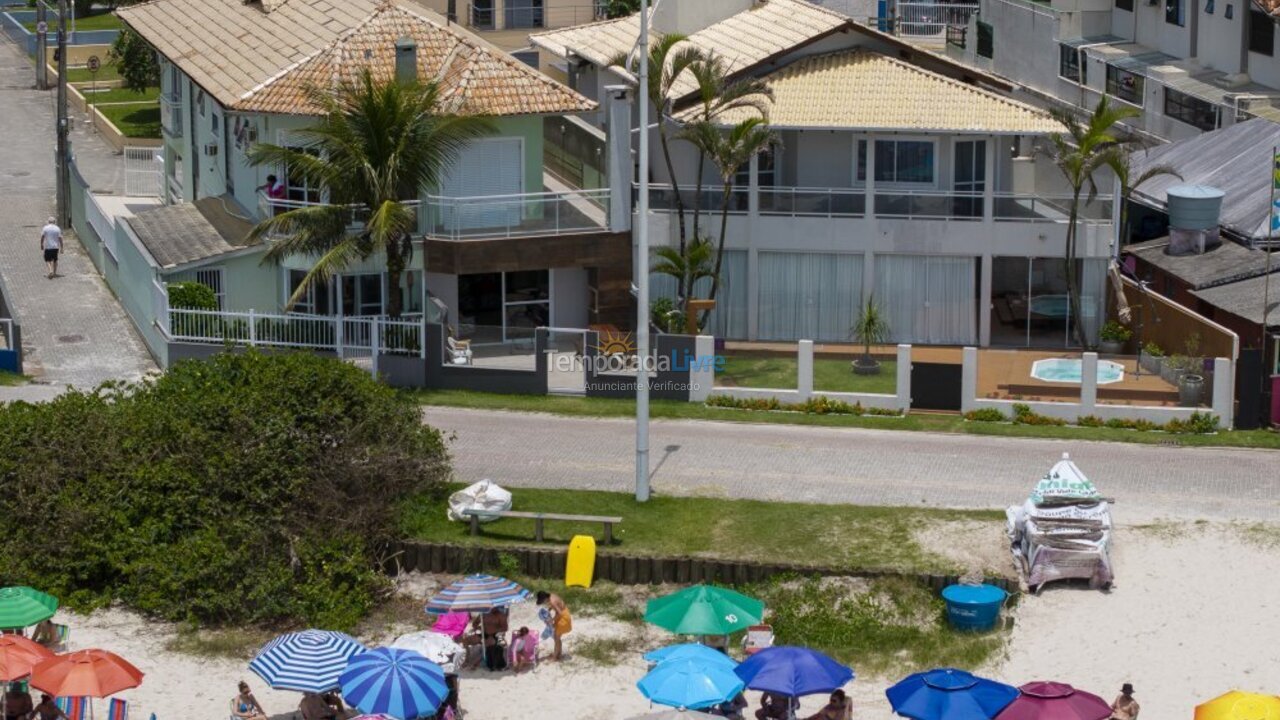 Casa para aluguel de temporada em Bombinhas (Praia de Bombas)