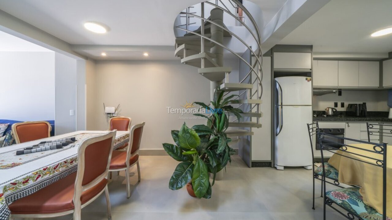 Casa para aluguel de temporada em Bombinhas (Praia de Bombas)