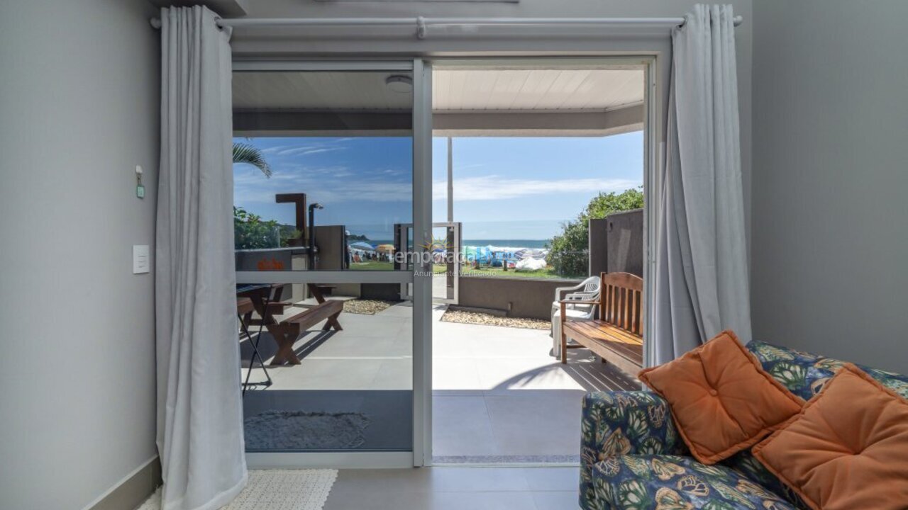 Casa para aluguel de temporada em Bombinhas (Praia de Bombas)