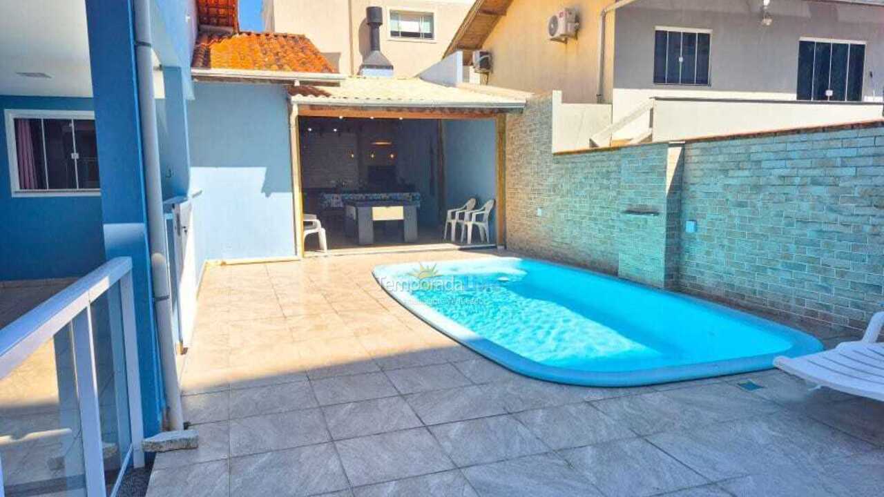 Casa para aluguel de temporada em Bombinhas (Praia de Bombas)