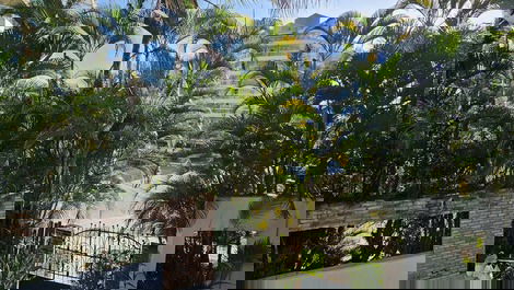 House in Riviera for the season near the beach