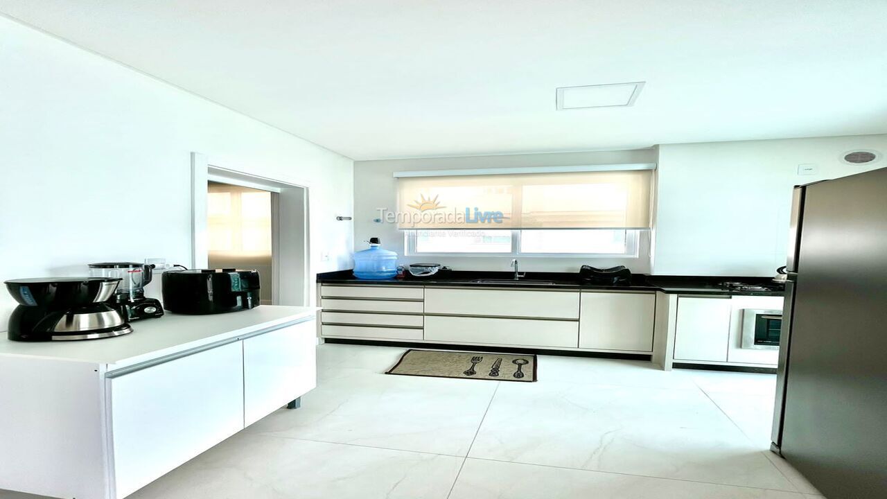 Apartment for vacation rental in Itapema (Meia Praia)