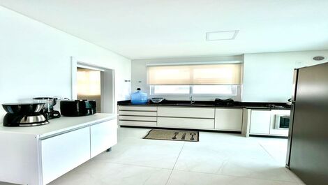 Well located 3 suite apartment