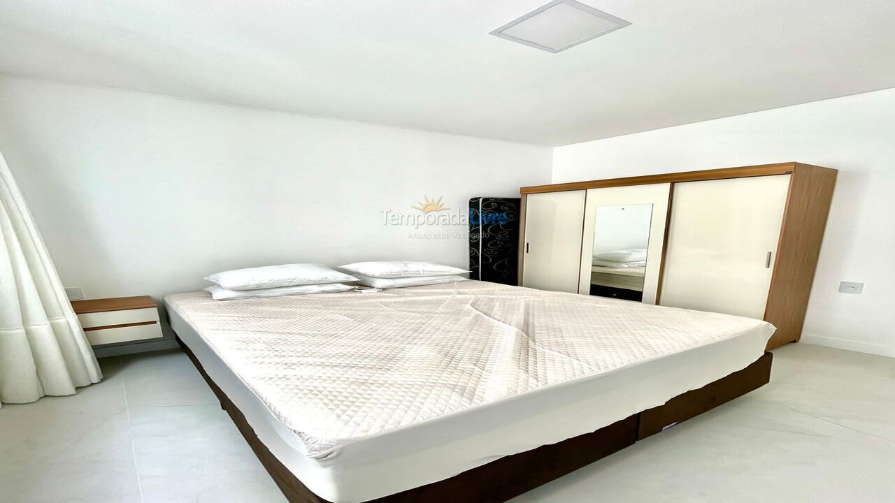 Apartment for vacation rental in Itapema (Meia Praia)