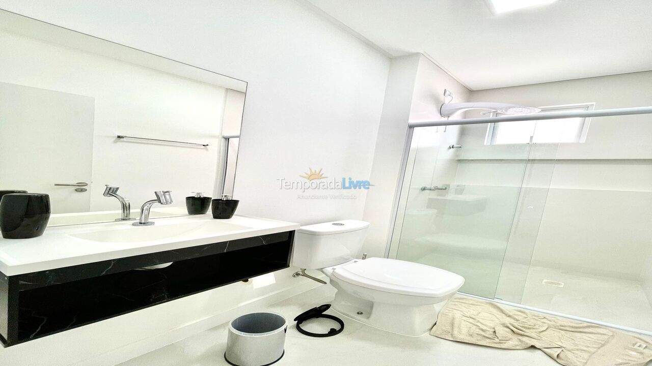 Apartment for vacation rental in Itapema (Meia Praia)