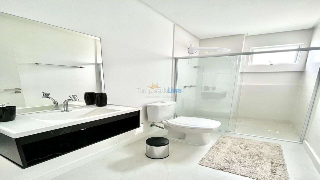 Apartment for vacation rental in Itapema (Meia Praia)
