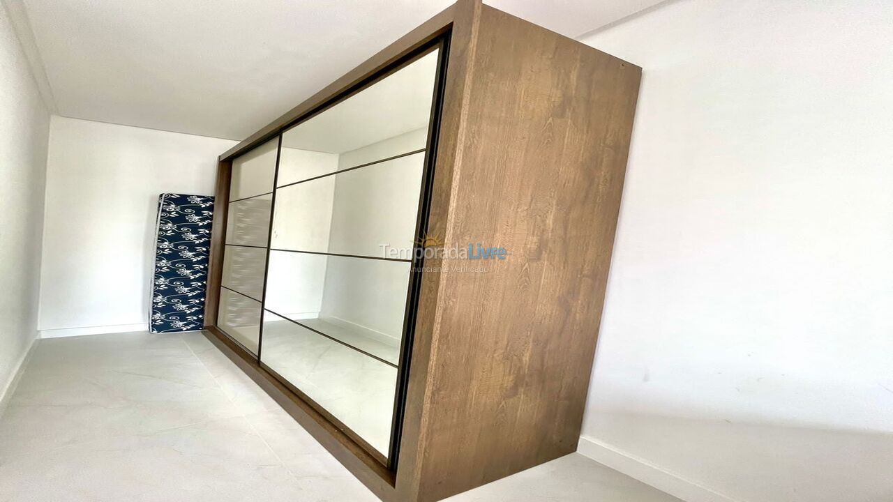 Apartment for vacation rental in Itapema (Meia Praia)