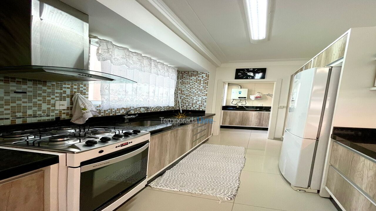 Apartment for vacation rental in Itapema (Meia Praia)