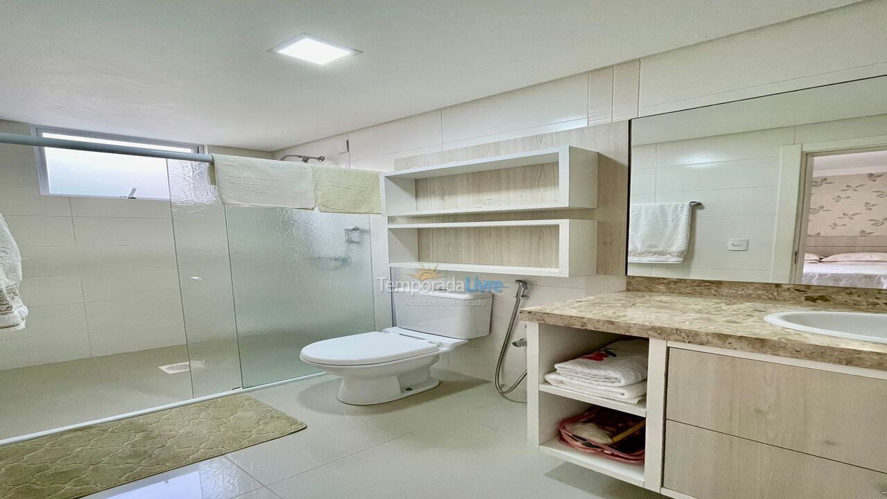 Apartment for vacation rental in Itapema (Meia Praia)
