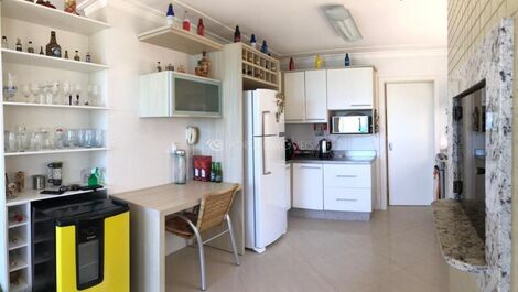 Residencial Prinz - 04 Ocean Front Suites in Meia Praia Itapema / SC