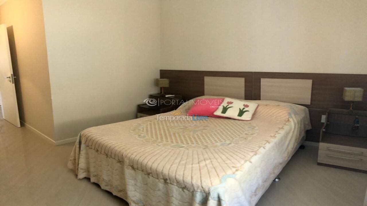 Apartment for vacation rental in Itapema (Meia Praia)