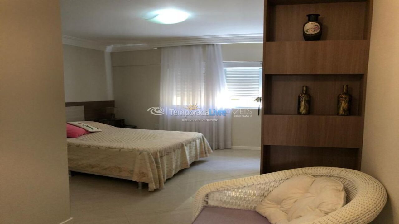 Apartment for vacation rental in Itapema (Meia Praia)