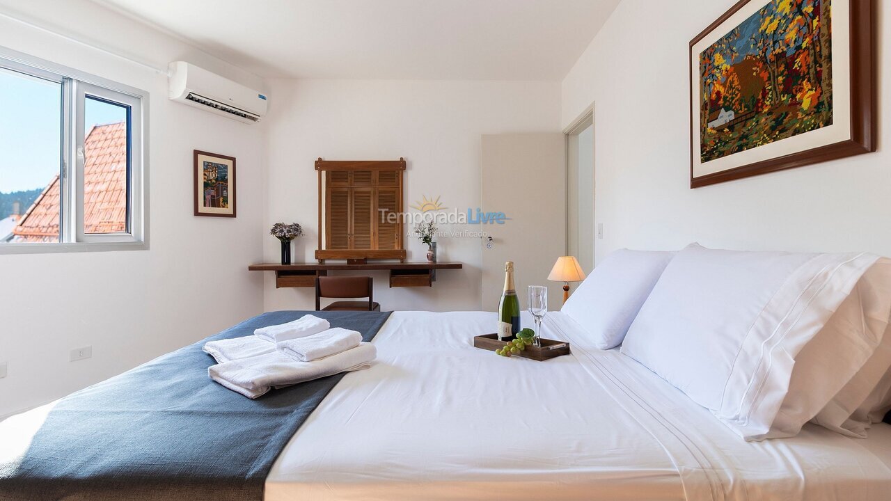Apartamento para aluguel de temporada em Guarujá (Enseada)