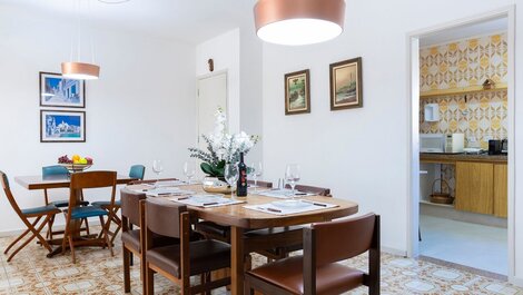 250m da praia com AC, 4 quartos| Brazilian Corner