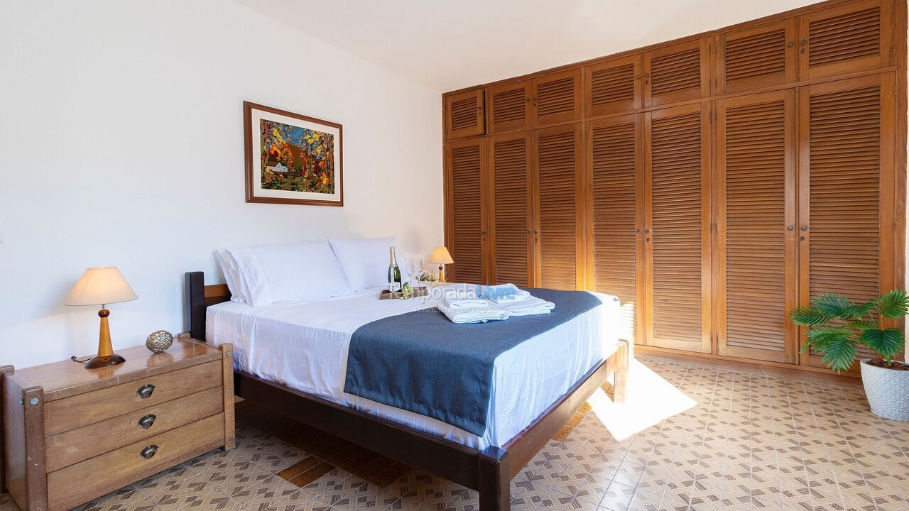 Apartamento para aluguel de temporada em Guarujá (Enseada)