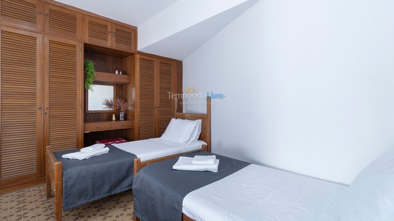 Apartamento para aluguel de temporada em Guarujá (Enseada)