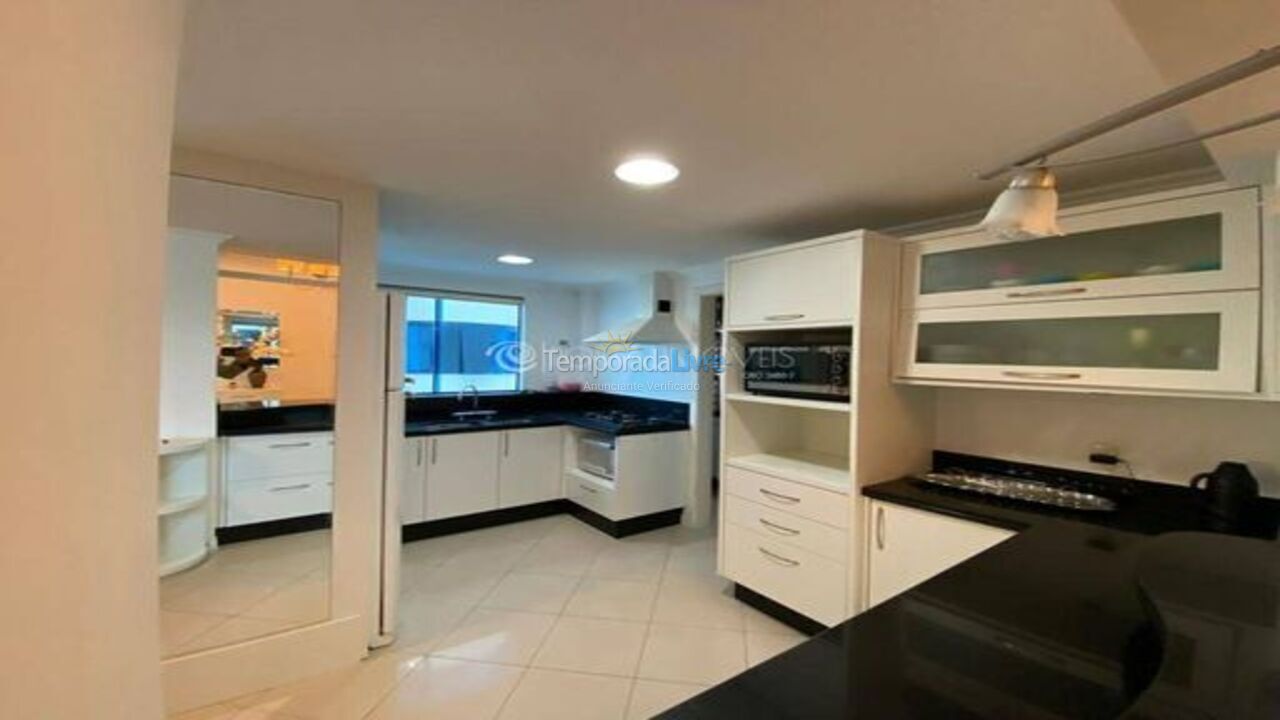 Apartment for vacation rental in Itapema (Meia Praia)