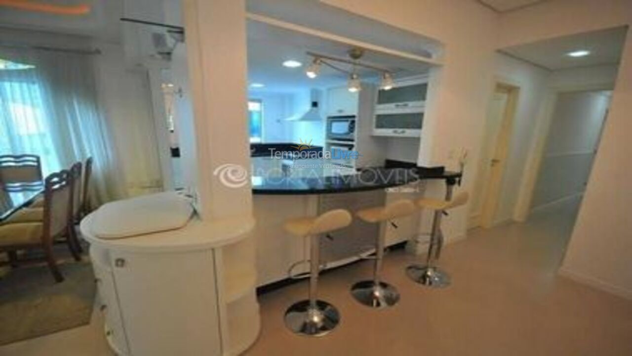 Apartment for vacation rental in Itapema (Meia Praia)