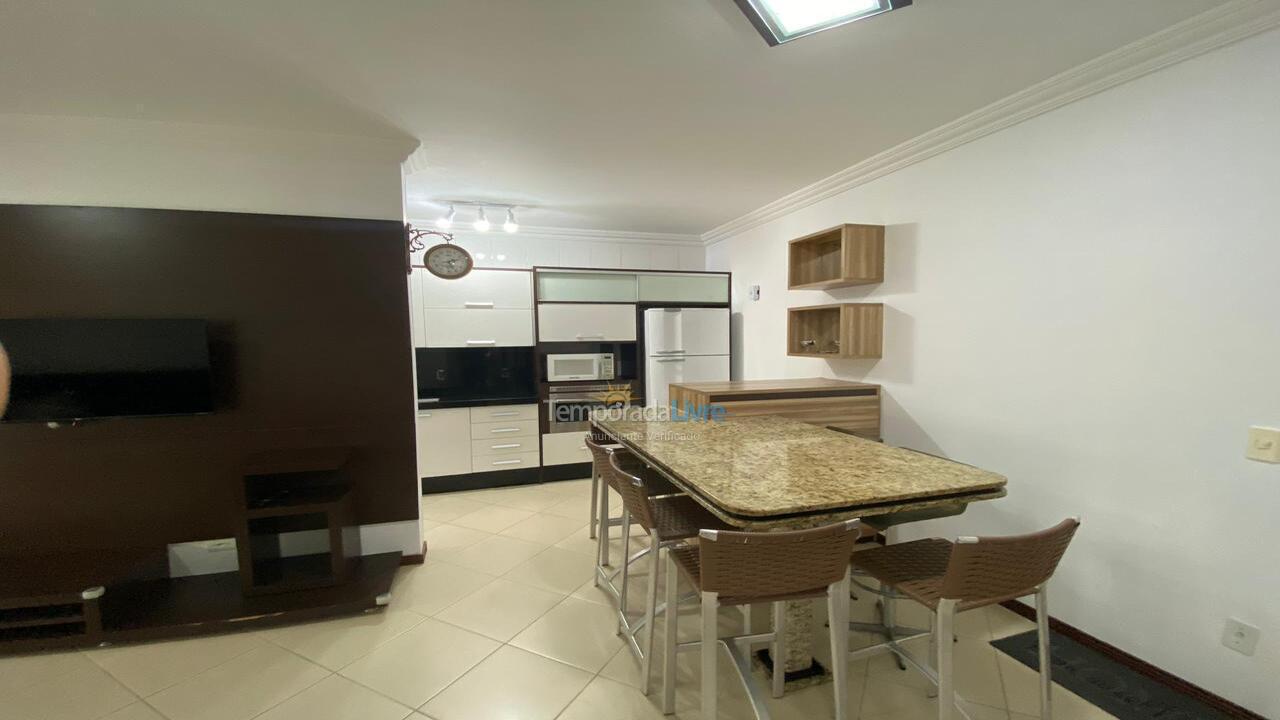 Apartamento para aluguel de temporada em Itapema (Meia Praia)