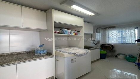 Apartamento com 3 suites em Meia Praia, Frente Avenida com Vista Mar