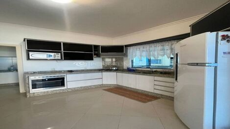 Apartamento com 3 suites em Meia Praia, Frente Avenida com Vista Mar