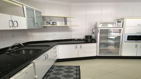 APARTAMENTO mitad de la playa ITAPEMA SC