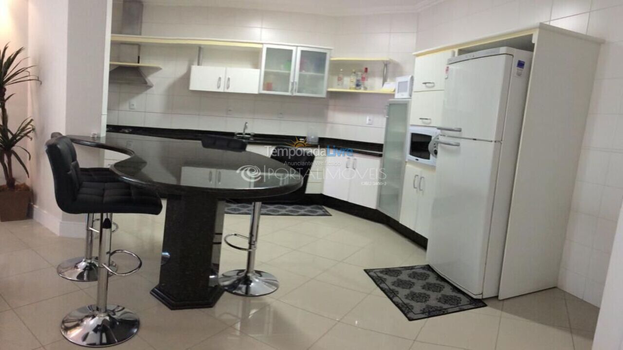 Apartamento para alquiler de vacaciones em Itapema (Meia Praia)