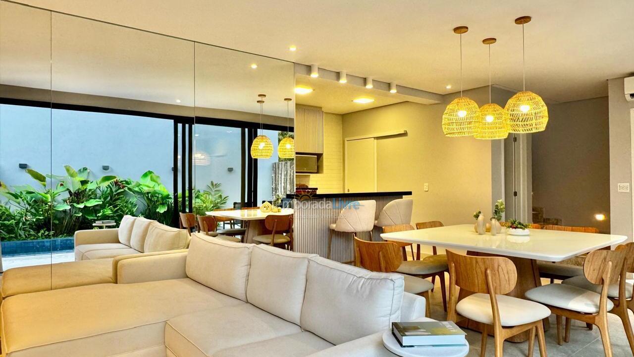 Casa para aluguel de temporada em São Sebastião (Praia da Baleia)