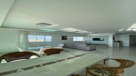 Apartamento com 02 suítes frente avenida com uma vista panorâmica.