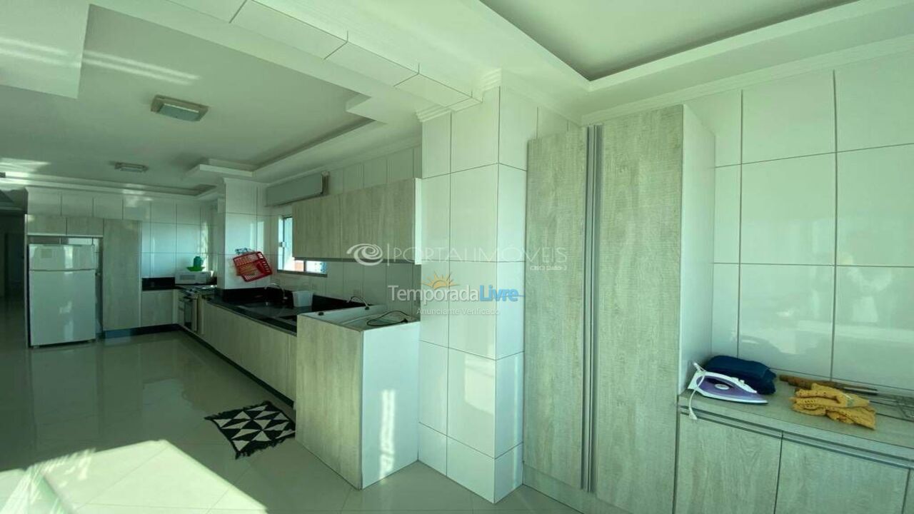 Apartamento para aluguel de temporada em Itapema (Meia Praia)
