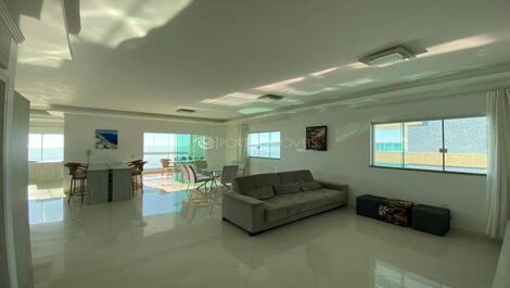 Apartamento com 02 suítes frente avenida com uma vista panorâmica.