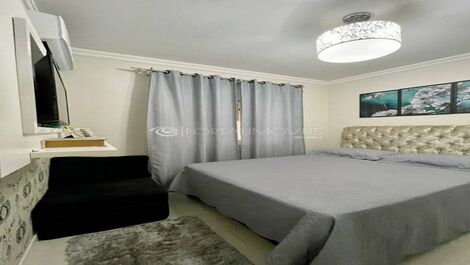 Lindo apartamento com 2 dormitórios na Meia Praia