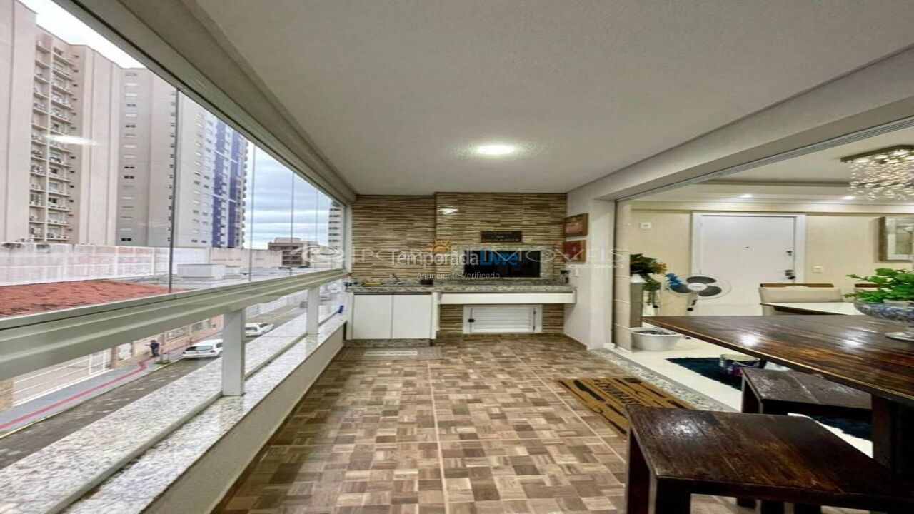 Apartamento para aluguel de temporada em Itapema (Meia Praia)