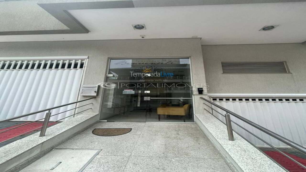 Apartamento para aluguel de temporada em Itapema (Meia Praia)