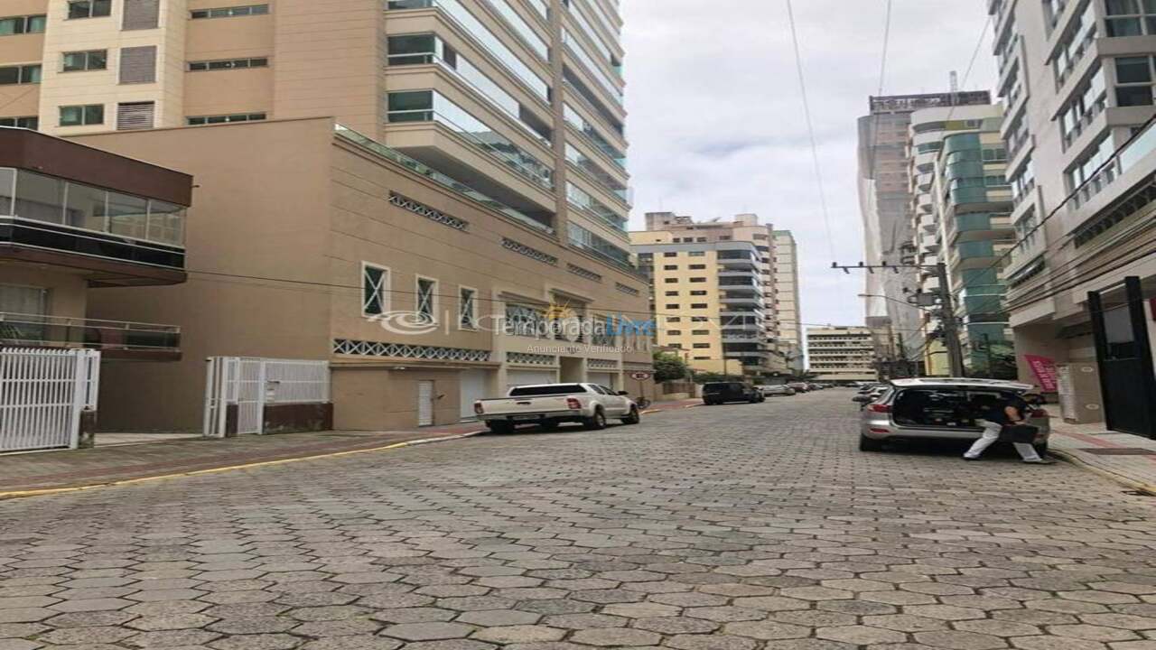 Apartamento para aluguel de temporada em Itapema (Meia Praia)