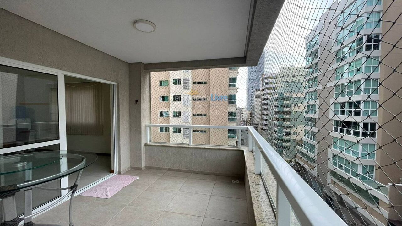 Apartamento para aluguel de temporada em Itapema (Meia Praia)