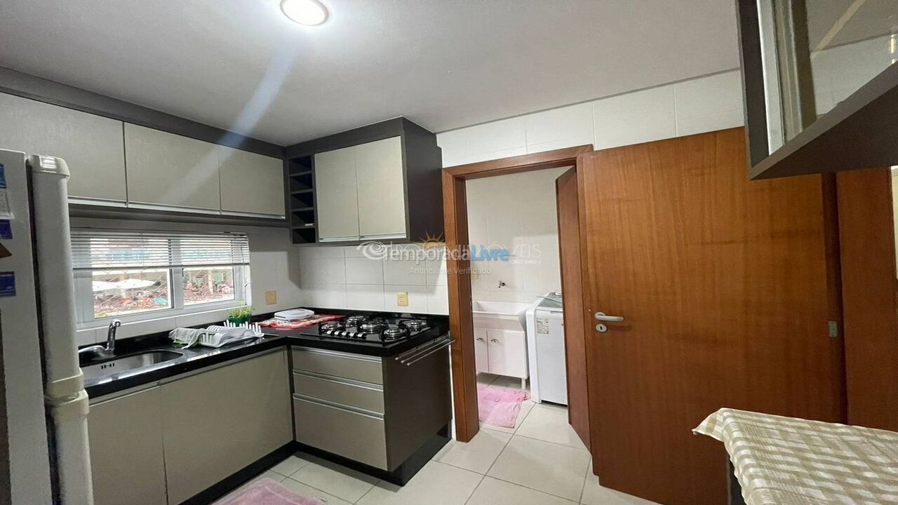 Apartamento para aluguel de temporada em Itapema (Meia Praia)