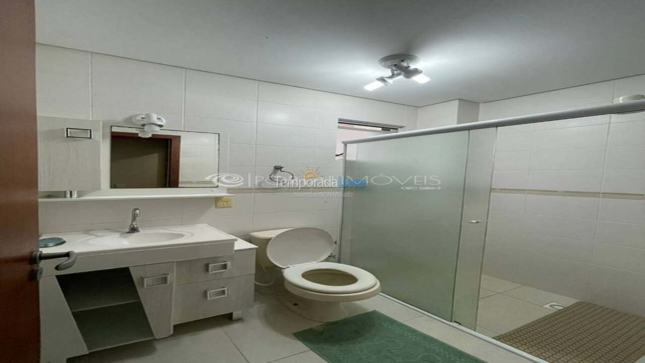 Apartamento para aluguel de temporada em Itapema (Meia Praia)