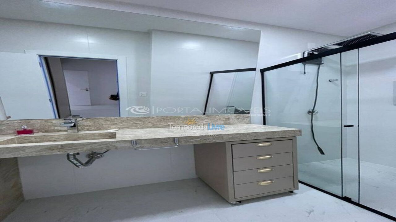 Apartment for vacation rental in Itapema (Meia Praia)