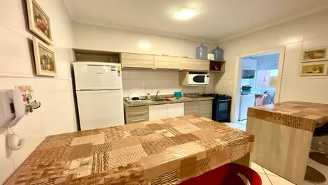 Apartamento con gran terraza, 3 habitaciones, a 150 metros de la playa.