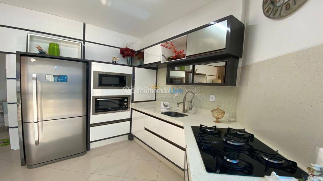 Apartamento para aluguel de temporada em Itapema (Meia Praia)