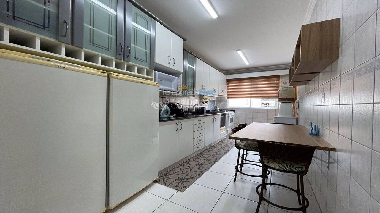Apartamento para aluguel de temporada em Itapema (Meia Praia)