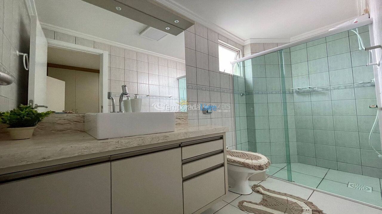 Apartamento para aluguel de temporada em Itapema (Meia Praia)