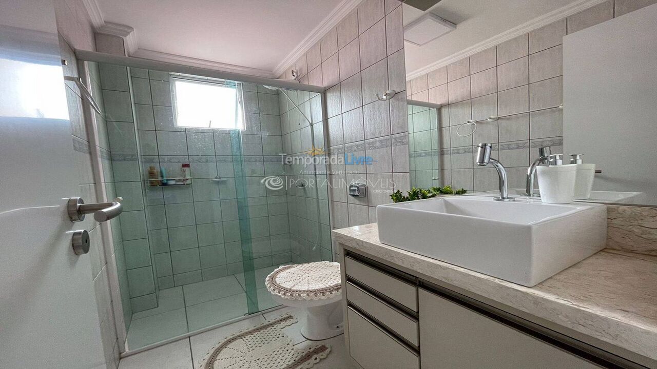 Apartamento para aluguel de temporada em Itapema (Meia Praia)