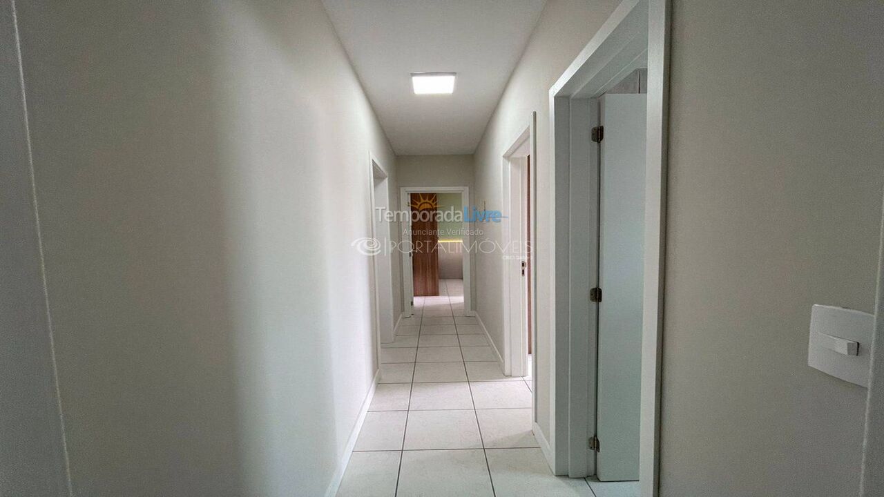 Apartamento para aluguel de temporada em Itapema (Meia Praia)