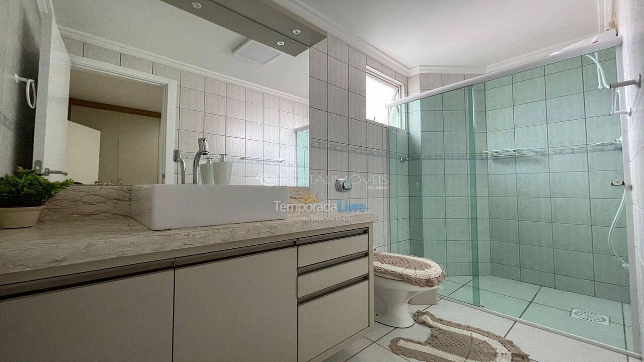 Apartamento para aluguel de temporada em Itapema (Meia Praia)